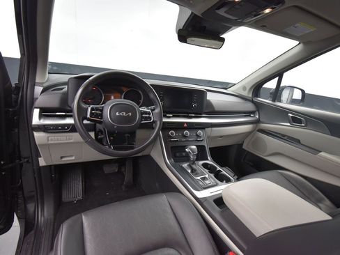 Used 2024 Kia Carnival LX image 15
