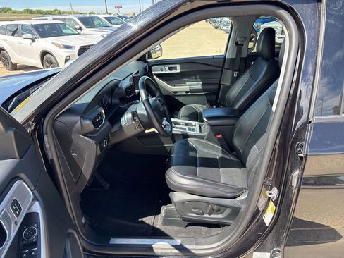 Used 2023 Ford Explorer Limited w/ Equipment Group 301A image 19