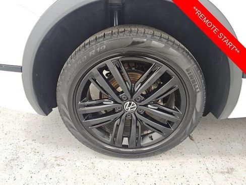 Used 2022 Volkswagen Tiguan SE R-Line image 7