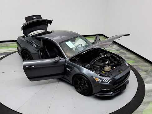 Used 2017 Ford Mustang GT Premium w/ GT Performance Package RWD image 39
