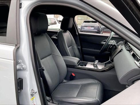 Used 2025 Land Rover Range Rover Velar Dynamic SE image 8