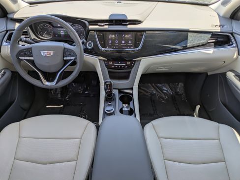 Used 2023 Cadillac XT6 Premium Luxury FWD image 14