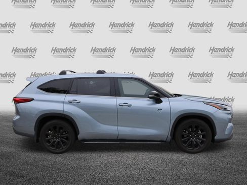 Used 2022 Toyota Highlander XLE FWD image 10
