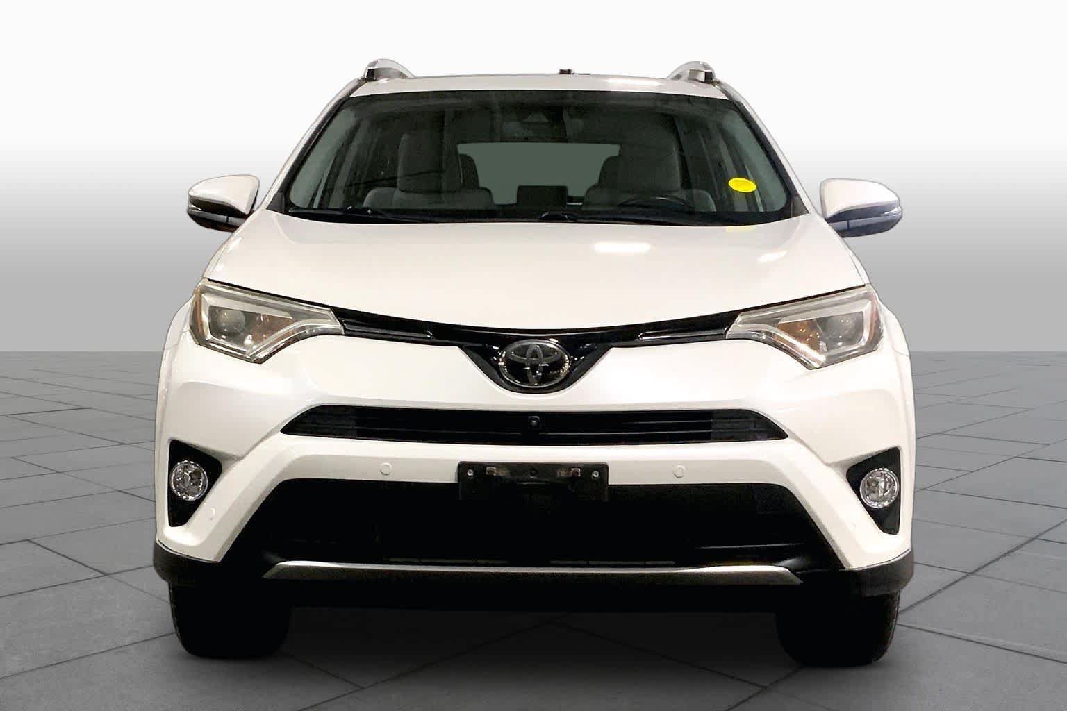 Used 2016 Toyota RAV4 Limited w/ Advanced Technology Package AWD/4WD image 4