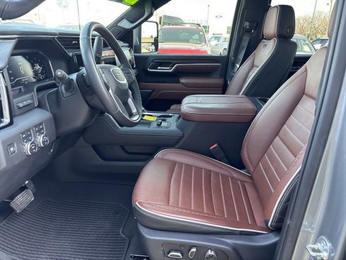 Used 2025 GMC Sierra 3500 Denali Ultimate image 19