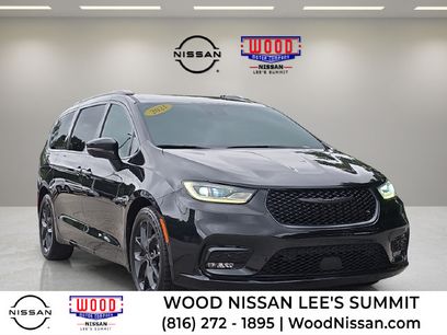 Used 2021 Chrysler Pacifica Touring-L w/ Uconnect Theater Family Group