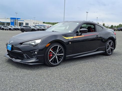 Used 2019 Toyota 86 TRD SE RWD image 3