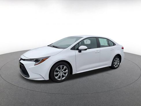 Used 2025 Toyota Corolla LE FWD image 6