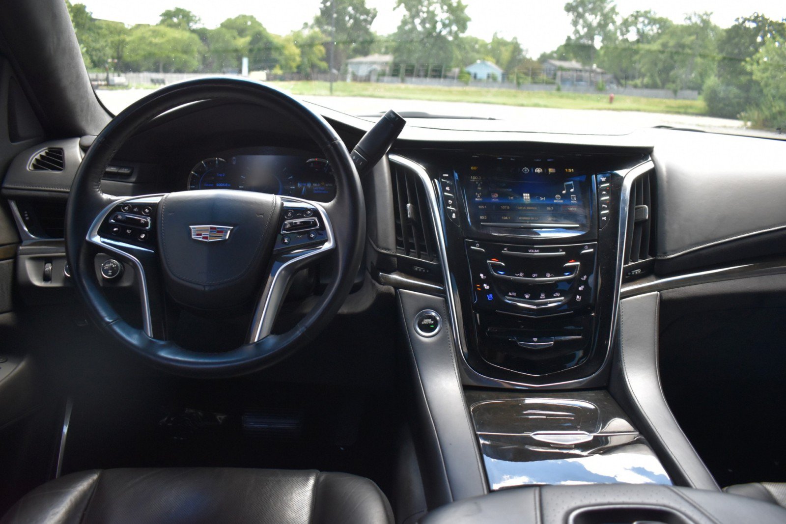 Used 2017 Cadillac Escalade Platinum AWD/4WD image 11