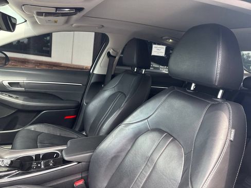 Used 2022 Hyundai Sonata Limited FWD image 3