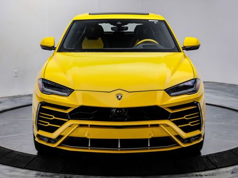 Used 2021 Lamborghini Urus AWD/4WD image 29
