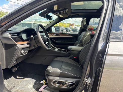 New 2026 Jeep Grand Cherokee Summit AWD/4WD image 19