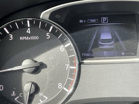 Used 2019 Nissan Pathfinder S AWD/4WD image 21