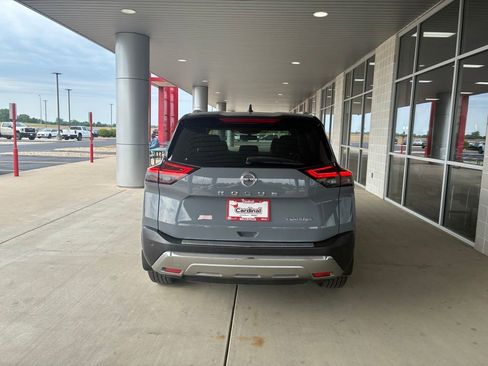 Used 2021 Nissan Rogue Platinum FWD image 14