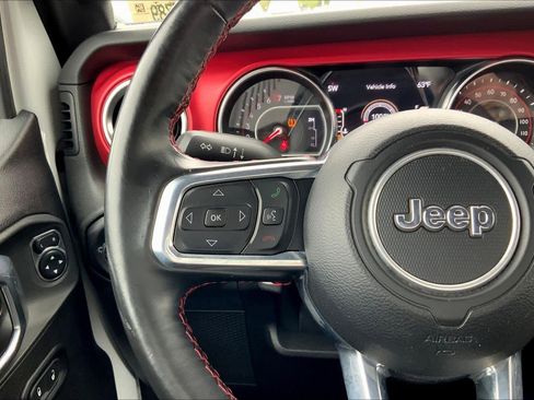 Used 2021 Jeep Gladiator Rubicon AWD/4WD image 23
