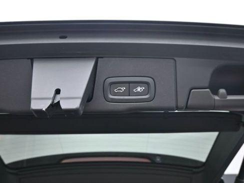 Used 2023 Volvo XC60 B6 Ultimate w/ Climate Package AWD/4WD image 34