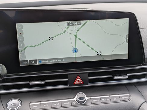 Used 2025 Hyundai Elantra SEL image 23