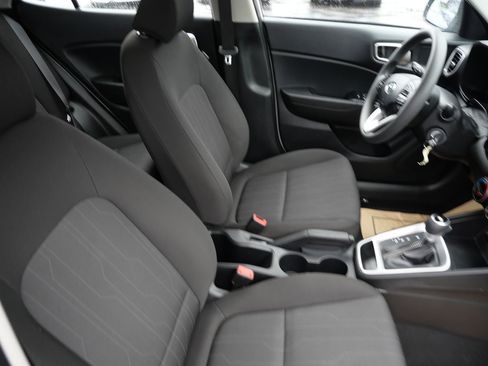 Used 2020 Hyundai Venue SE image 28