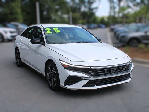 Used 2025 Hyundai Elantra Sport FWD image 15