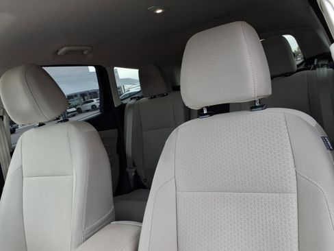 Used 2017 Ford Escape SE w/ Equipment Group 201A image 21