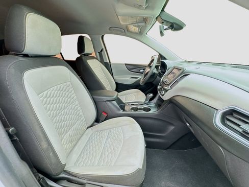 Used 2021 Chevrolet Equinox LS FWD image 19
