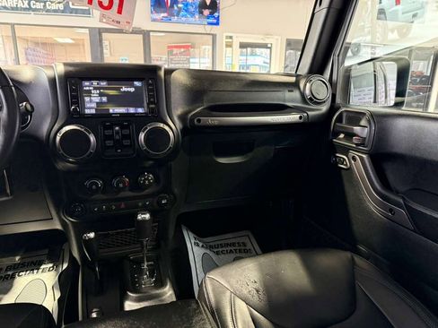 Used 2018 Jeep Wrangler Altitude image 21