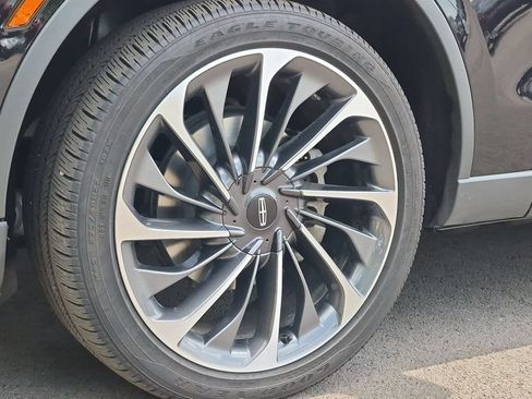 Used 2025 Lincoln Aviator Reserve w/ Equipment Group 201A AWD/4WD image 25