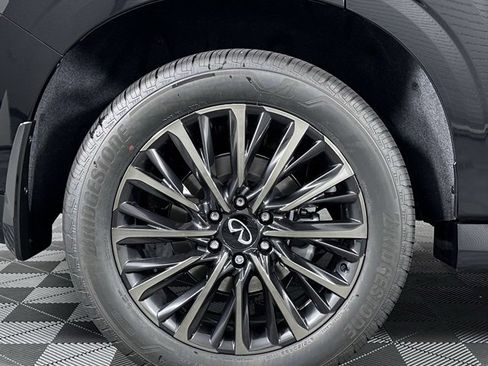 New 2026 INFINITI QX80 Autograph w/ Premium Cargo Package image 10