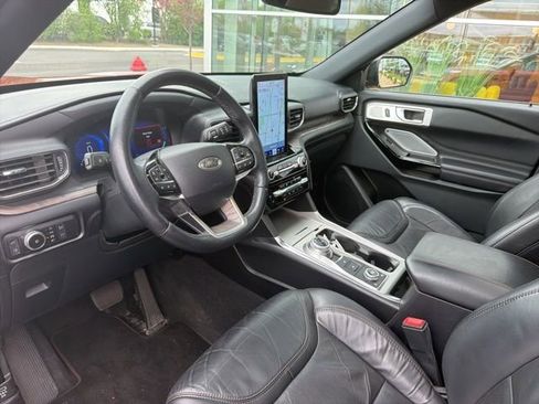 Used 2022 Ford Explorer Platinum w/ Technology Package AWD/4WD image 10
