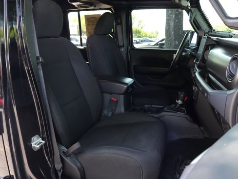 Used 2019 Jeep Wrangler Unlimited Sport S AWD/4WD image 25