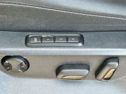 Used 2024 Volkswagen Tiguan SEL R-Line w/ MDO Package, Two-Row image 11