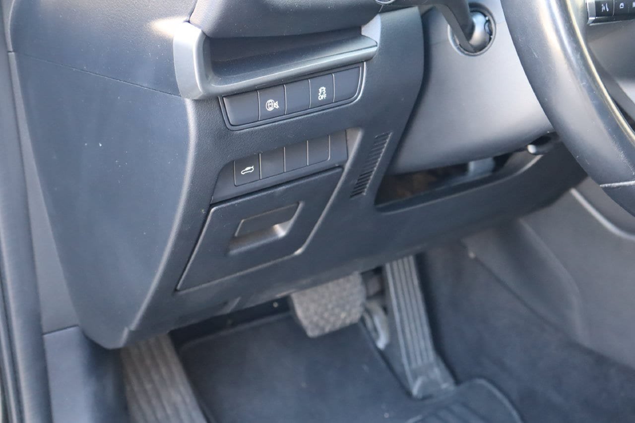 Used 2024 MAZDA MAZDA3 s FWD image 20