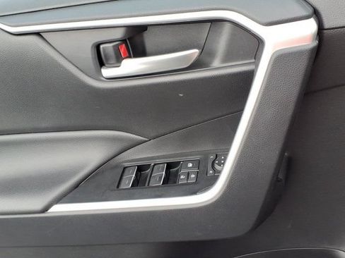 Used 2025 Toyota RAV4 XLE FWD image 23