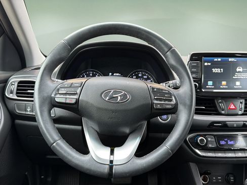 Used 2018 Hyundai Elantra GT w/ Style Package 02 FWD image 8