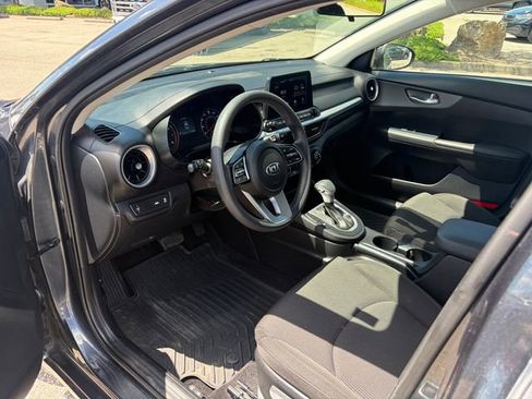 Used 2020 Kia Forte LXS FWD image 5
