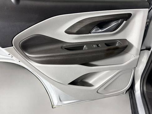 Used 2022 GMC Terrain SLT image 26