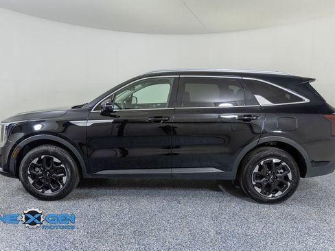Used 2024 Kia Sorento S AWD/4WD image 4