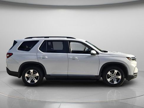 Used 2023 Honda Pilot EX-L image 3