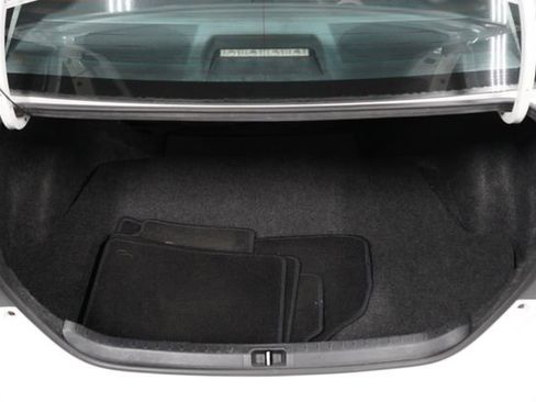 Used 2017 Toyota Corolla SE w/ Carpet Mat Package (TMS) FWD image 21