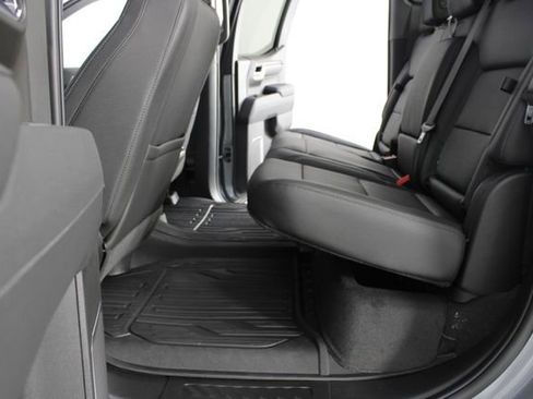 New 2026 GMC Sierra 1500 SLT image 19