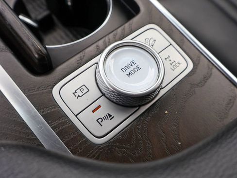 Used 2024 Genesis GV80 2.5T AWD/4WD image 16