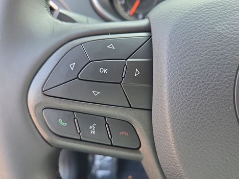Used 2020 Jeep Cherokee Trailhawk w/ Cold Weather Group AWD/4WD image 23