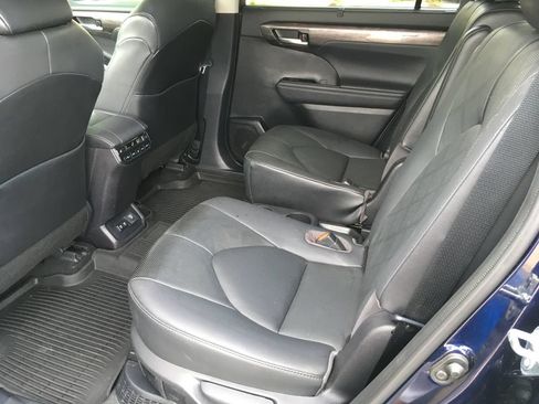 Used 2021 Toyota Highlander Platinum AWD/4WD image 27