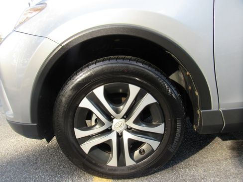 Used 2018 Toyota RAV4 LE image 20