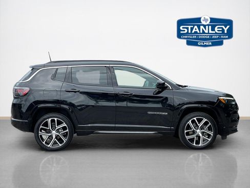 Certified 2024 Jeep Compass Limited w/ Elite Group AWD/4WD image 9