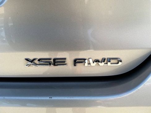 Used 2025 Toyota Highlander XSE AWD/4WD image 10