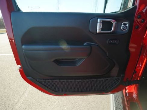 Used 2024 Jeep Wrangler Sport S image 13