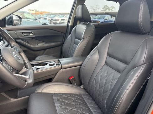 Used 2021 Nissan Rogue Platinum image 10