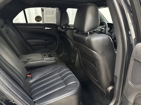 Used 2014 Chrysler 300 S w/ Luxury Group image 34