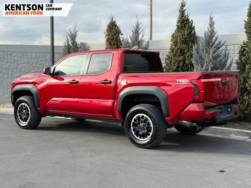 Used 2025 Toyota Tacoma TRD Off-Road image 5